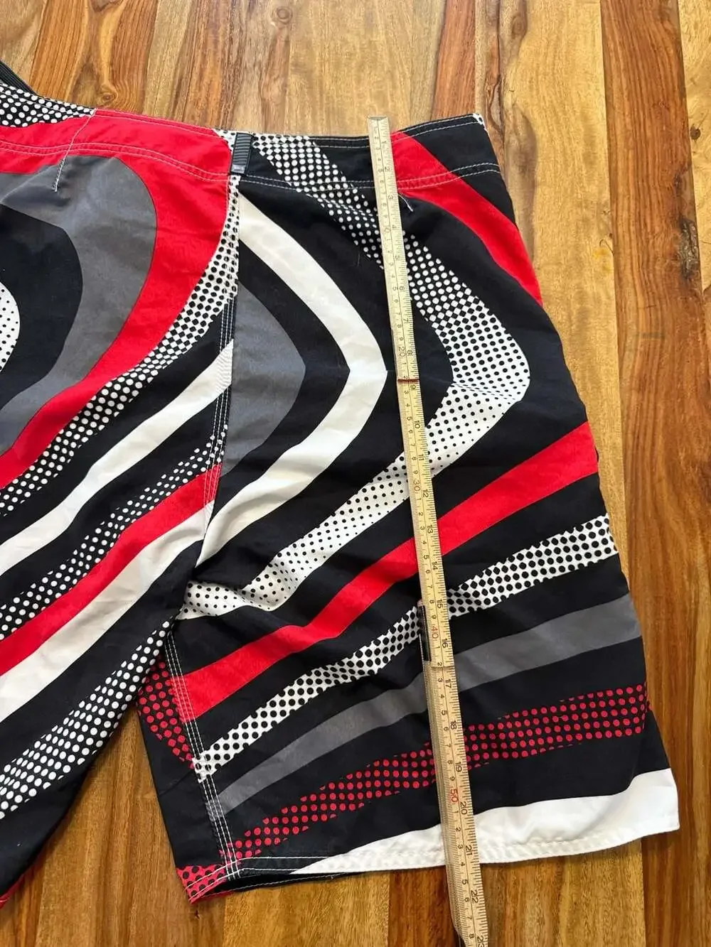 Y2K O'Neill Men's Black, Red, and White Board Shorts, Size 38